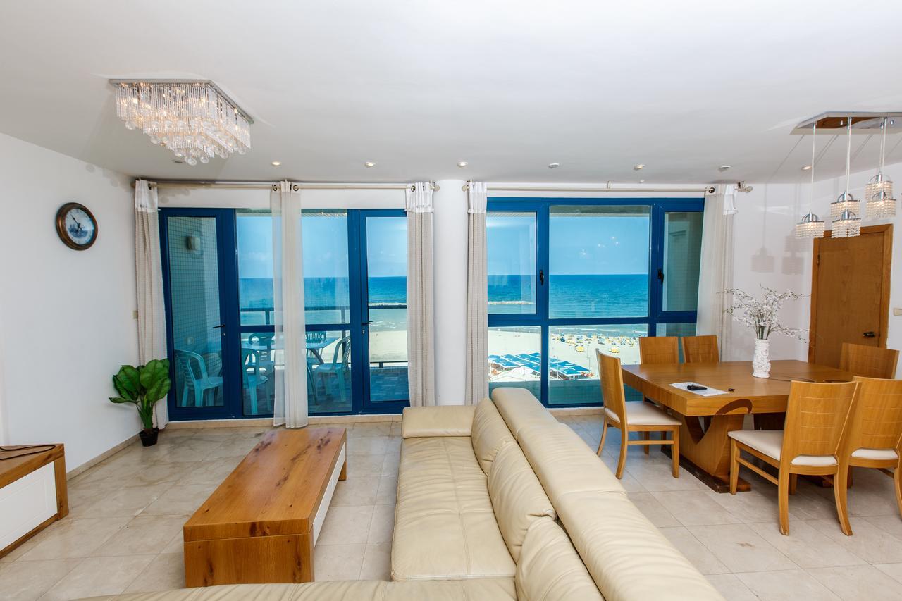 Ocean Front Apartments First Line To The Beach Tel Aviv Esterno foto