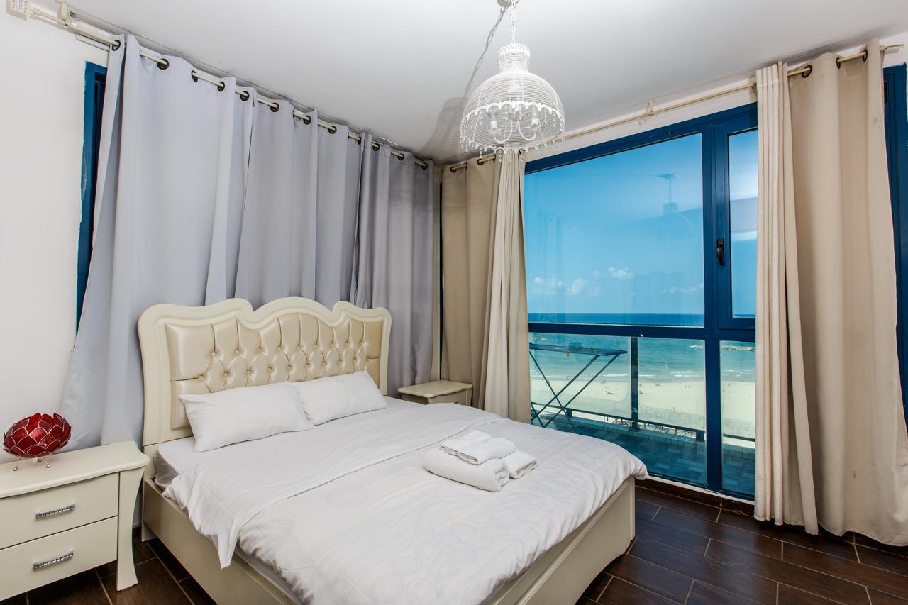 Ocean Front Apartments First Line To The Beach Tel Aviv Esterno foto