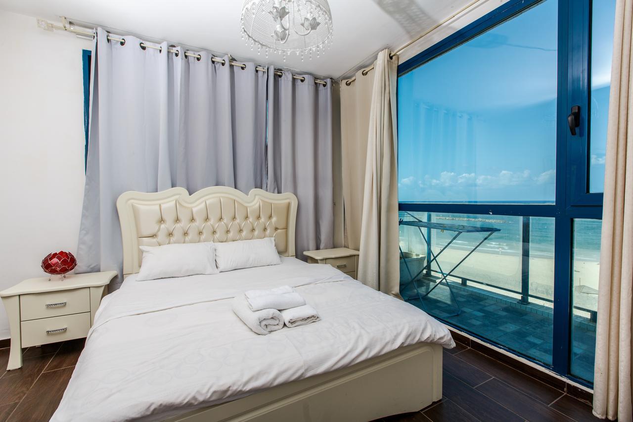 Ocean Front Apartments First Line To The Beach Tel Aviv Esterno foto