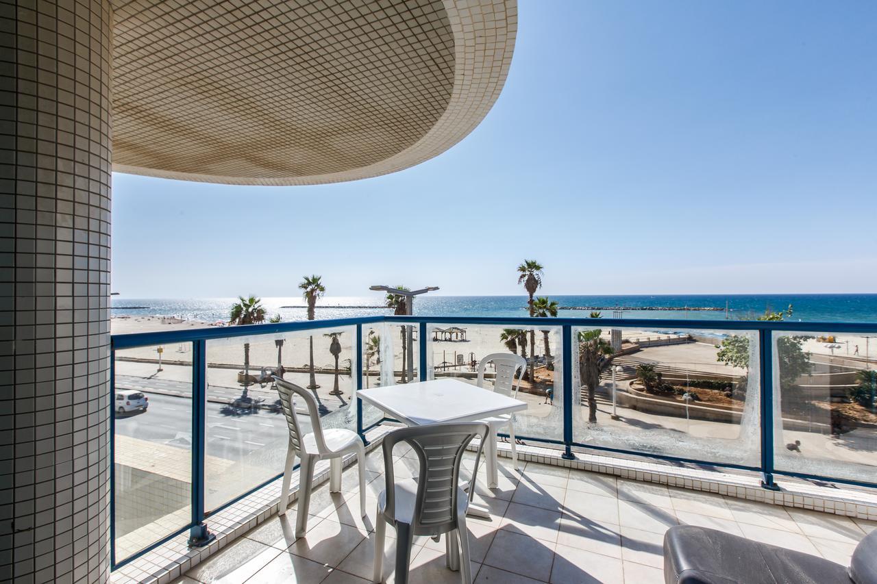 Ocean Front Apartments First Line To The Beach Tel Aviv Esterno foto