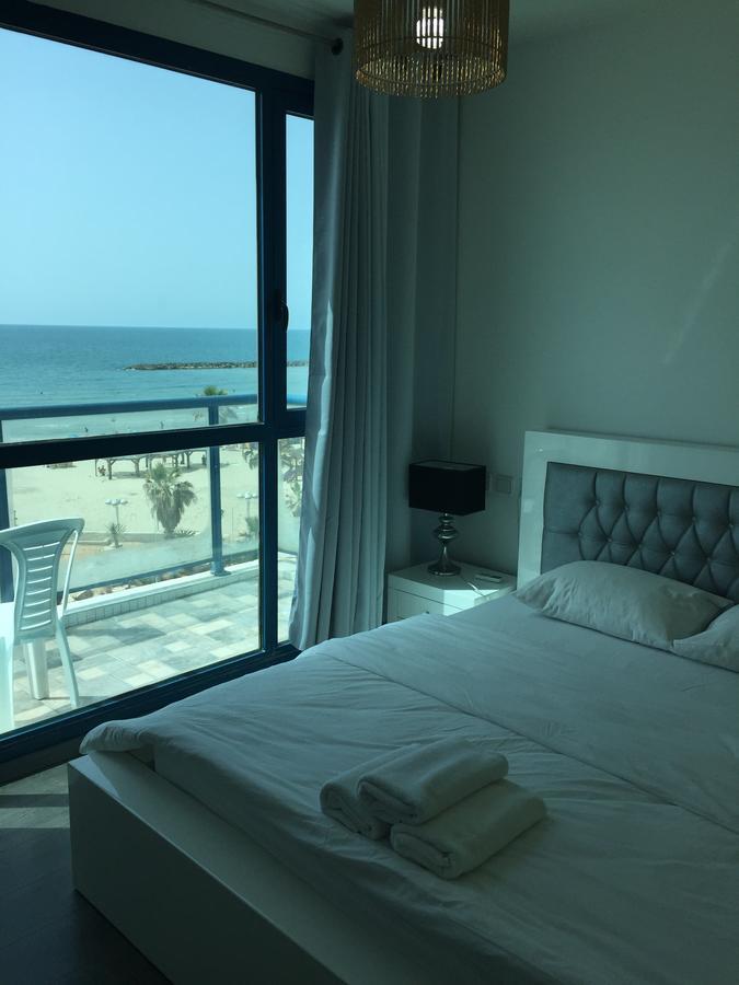 Ocean Front Apartments First Line To The Beach Tel Aviv Esterno foto